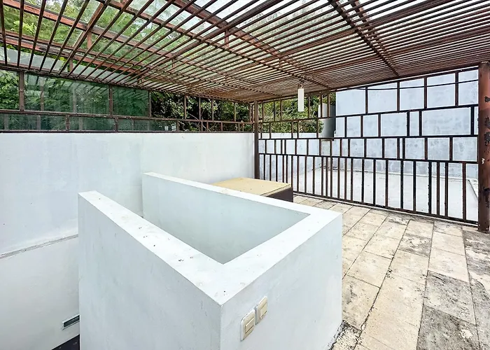 Villa Leaf - 1 Bedroom Pool With Minimum 2 Nights *